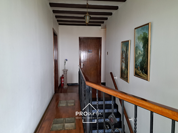 Hotel en Venta en Ferrari / Hector Calvo
