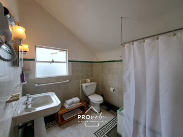 Hotel en Venta en Ferrari / Hector Calvo