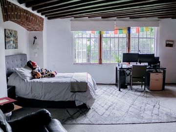 Residencia Estilo Mexicano a la Venta en Lomas Hipódromo.