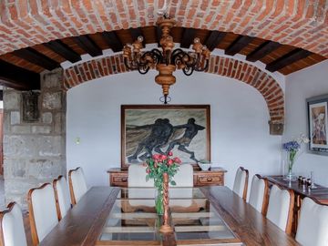 Residencia Estilo Mexicano a la Venta en Lomas Hipódromo.
