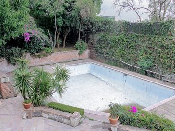 Residencia Estilo Mexicano a la Venta en Lomas Hipódromo.