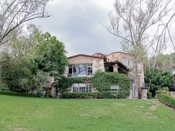 Residencia Estilo Mexicano a la Venta en Lomas Hipódromo.