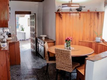 Residencia Estilo Mexicano a la Venta en Lomas Hipódromo.