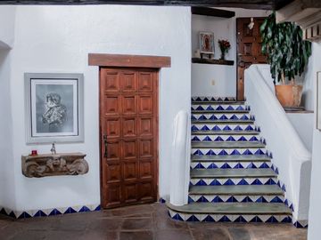 Residencia Estilo Mexicano a la Venta en Lomas Hipódromo.