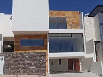 Casa en Venta, Club de Golf La Loma