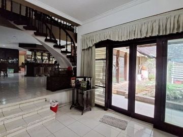 DIJUAL RUMAH ASRI 2 LANTAI DI JALAN BIMA, KEMANGGISAN, JAKARTA BARAT