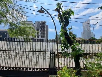 DIJUAL RUMAH ASRI 2 LANTAI DI JALAN BIMA, KEMANGGISAN, JAKARTA BARAT