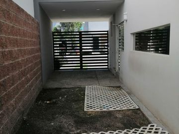 Preciosa Casa en La Condesa Juriquilla, ROOF GARDEN, Jardín, 4 Habitaciones..