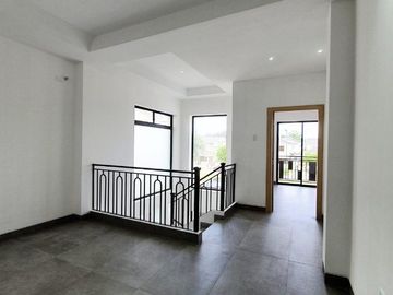 VENTA DE CASA DE ESTRENO EN PUNTA ESMERALDA-VIA A LA COSTA