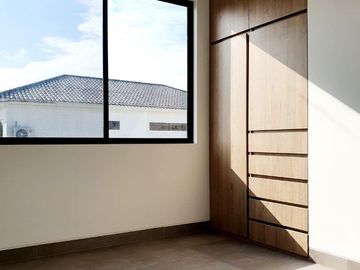 VENTA DE CASA DE ESTRENO EN PUNTA ESMERALDA-VIA A LA COSTA