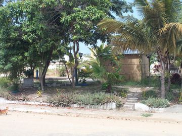 Se Vende Casa Cerca del Mar en Ballenita