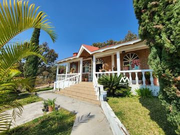 VENTA CASA DE CAMPO EN LOS ROBLES