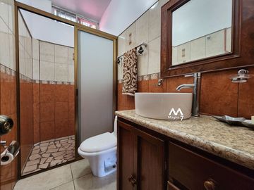 VENTA CASA DE CAMPO EN LOS ROBLES