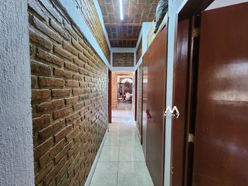 VENTA CASA DE CAMPO EN LOS ROBLES