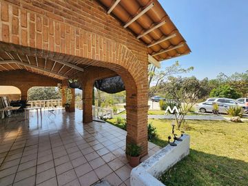 VENTA CASA DE CAMPO EN LOS ROBLES