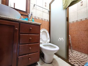 VENTA CASA DE CAMPO EN LOS ROBLES