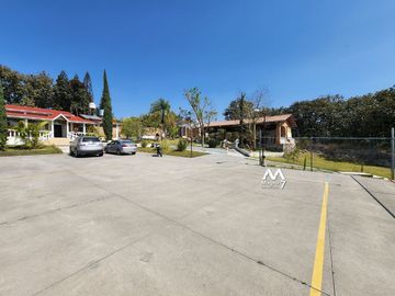 VENTA CASA DE CAMPO EN LOS ROBLES