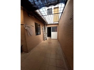 VENTA DE CASA EN LA CASTELLANA DE MONTERA