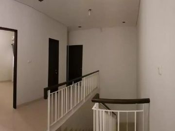 INFO - RENTAL Rumah Townhouse The Residence di Jl.H.Naim,2LT Swimming, ADA 4 KT unit bersih