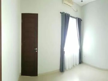 INFO - RENTAL Rumah Townhouse The Residence di Jl.H.Naim,2LT Swimming, ADA 4 KT unit bersih