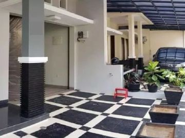 INFO - RENTAL Rumah Townhouse The Residence di Jl.H.Naim,2LT Swimming, ADA 4 KT unit bersih
