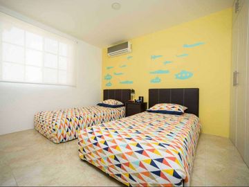 Tu casa moderna con crédito Biess en Casalaguna etapa Brisana a pocos min. Riocentro Dorado.