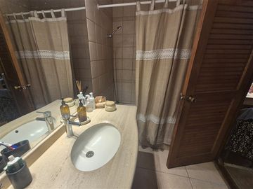 Casa en venta de 5 dorm. en Los Angeles
