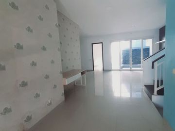 Rumah Siap Huni di Kebonsari Elveka Semi Furnish Dekat Al Hikmah