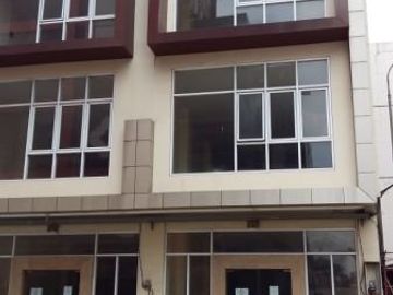 Ruko baru Pekayon 3,5 lantai siap pakai lokasi premium