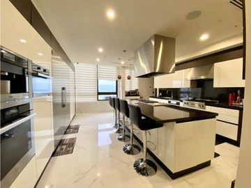 PENTHOUSE EN SANTA MARIA INTELIGENTE CON PISCINA 5/R  ASCENSOR  700MTS