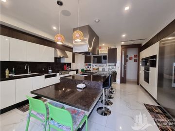 PENTHOUSE EN SANTA MARIA INTELIGENTE CON PISCINA 5/R  ASCENSOR  700MTS