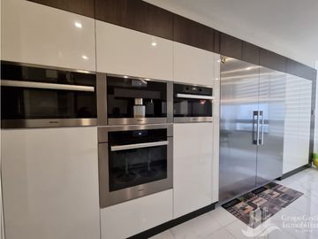 PENTHOUSE EN SANTA MARIA INTELIGENTE CON PISCINA 5/R  ASCENSOR  700MTS