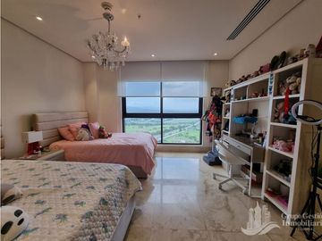 PENTHOUSE EN SANTA MARIA INTELIGENTE CON PISCINA 5/R  ASCENSOR  700MTS