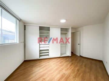 Vendo Hermoso Y Exclusivo Departamento En Casuarinas Sur!!! Con Cochera, Depósito, Cuarto Y Baño De Servicio.