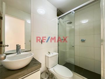 Vendo Hermoso Y Exclusivo Departamento En Casuarinas Sur!!! Con Cochera, Depósito, Cuarto Y Baño De Servicio.