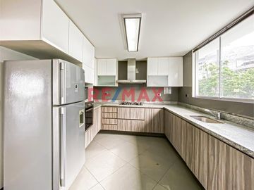 Vendo Hermoso Y Exclusivo Departamento En Casuarinas Sur!!! Con Cochera, Depósito, Cuarto Y Baño De Servicio.