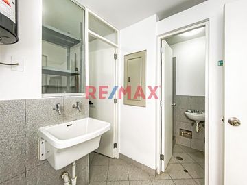 Vendo Hermoso Y Exclusivo Departamento En Casuarinas Sur!!! Con Cochera, Depósito, Cuarto Y Baño De Servicio.