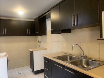 VENDO HERMOS CASA EN QUITO