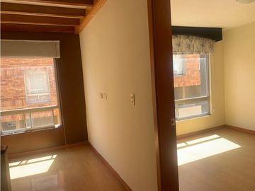VENDO HERMOS CASA EN QUITO