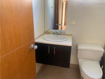 VENDO HERMOS CASA EN QUITO