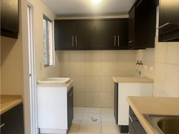 VENDO HERMOS CASA EN QUITO