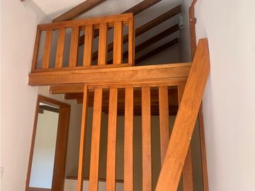 VENDO HERMOS CASA EN QUITO