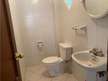 VENDO HERMOS CASA EN QUITO