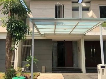 Rumah Modern Minimalis Grand Palais Wisata Bukit Mas Surabaya