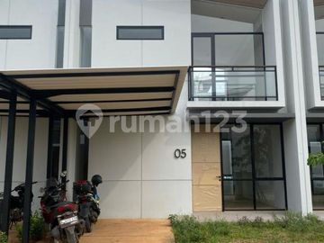 Disewakan Rumah 3 KT Cendana Breeze, Karawaci - Lokasi Strategis