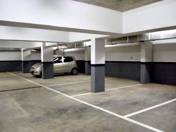 OPORTUNIDAD!!! VENTA COCHERAS HOLMBERG ON EN LA NUEVA Y RENOVADA URQUIZA JOVEN