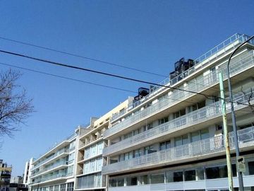 OPORTUNIDAD!!! VENTA COCHERAS HOLMBERG ON EN LA NUEVA Y RENOVADA URQUIZA JOVEN