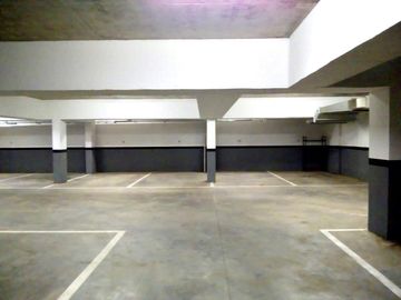 OPORTUNIDAD!!! VENTA COCHERAS HOLMBERG ON EN LA NUEVA Y RENOVADA URQUIZA JOVEN