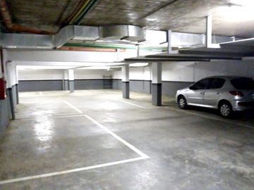 OPORTUNIDAD!!! VENTA COCHERAS HOLMBERG ON EN LA NUEVA Y RENOVADA URQUIZA JOVEN