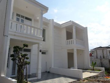 Rumah mewah cantik rasa villa sejuk asri di Cinunuk cileunyi dkt Griya